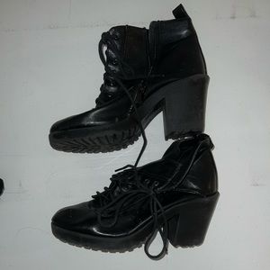 Combat Book Block Heels